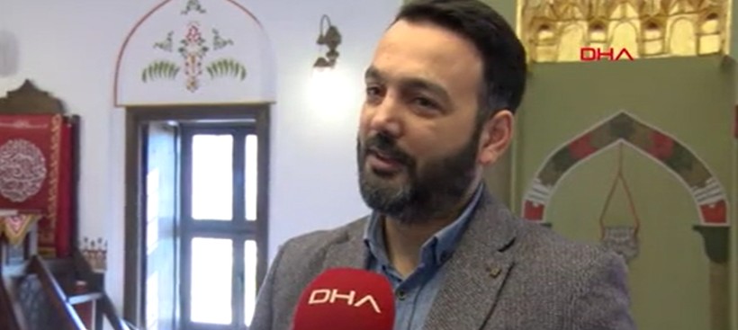 Bursa Osmangazi'de cami imamı engelli bir çocuğu cemaatin içine alarak hem çocuğu sevindirdi hem de görenlere örnek oldu - Resim : 3
