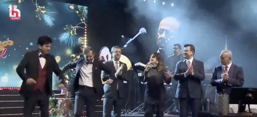 Özgür Özel ve Ekrem İmamoğlu'nun Halk TV ekranlarında coşkulu yılbaşı eğlencesi çok konuşuldu!  Murat Ongun'dan yanıt - Resim : 3