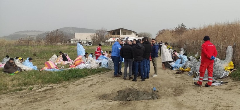 İtalya açılarında batan göçmen teknesinde 43 kişi hayatını kaybetti - Resim: 8
