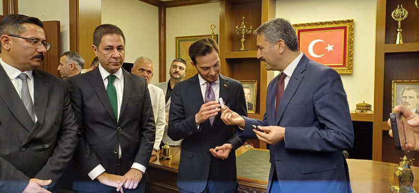 Tokat Belediye Başkanı Yazıcıoğlu mazbatasını aldı - Resim : 3