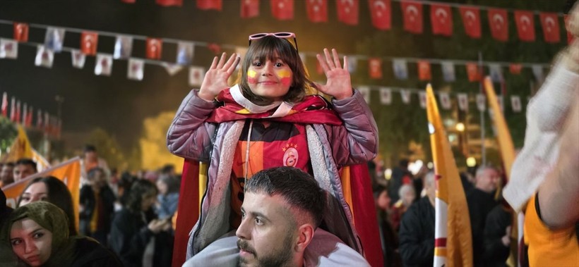 Osimhen Galatasaray'dan ayrılıyor mu? Şampiyonluk sonrası transfer açıklaması - Resim: 13