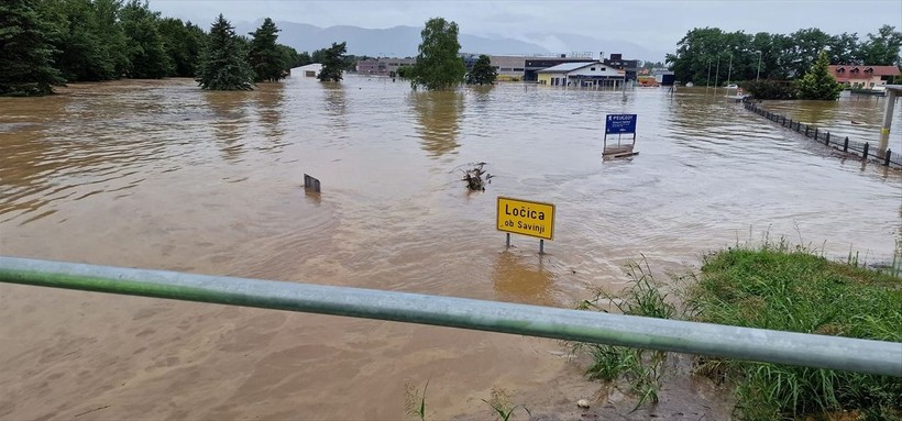 Slovenya'daki yaşanan sel afetinde bir kişi hayatını kaybetti - Resim: 14