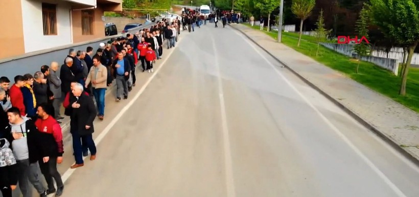 Bursa'da kıskandıran gelenek! Bin kişi bayramlaşma sırasına girdi - Resim: 5