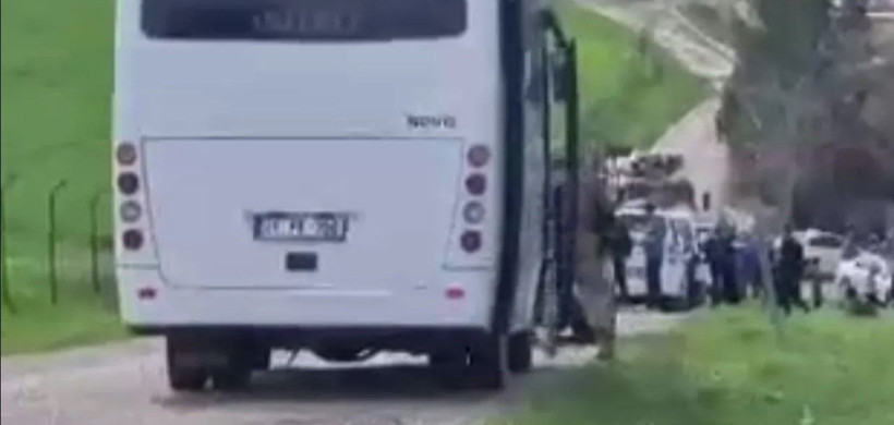 Diyarbakır'da muhtarlık kavgasında kan aktı! Taş, silah ve sopayla saldırdılar - Resim: 11