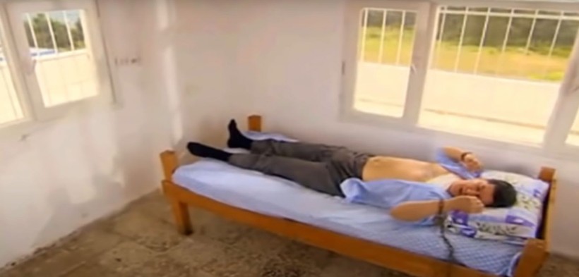 İşte Kurtlar Vadisi'ndeki çekim hatası! Yıllar sonra bilmem kaçıncı tekrarda fark edildi - Resim: 5