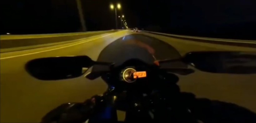 Saatte 280 kilometre hız yapıp videolarını paylaştı! Hız canavarı yakalandı - Resim: 5