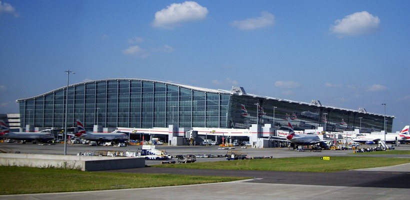 Heathrow Havalimanı kapatıldı: Elektrik kesintisi uçuşları felç etti - Resim : 1