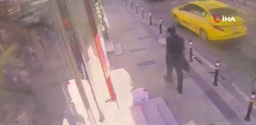 İstanbul'da kan donduran ölüm! Fenalaşıp yola düştü, üzerinden servis geçti: O anlar kamerada - Resim: 7