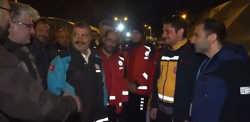 Bakan Koca'nın yüzüne deprem bölgesinde kor patladı - Resim: 1