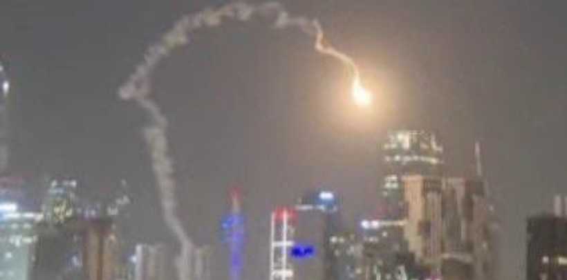 İsrail'in arızalanan füze sistemi Tel Aviv'i vurdu - Resim : 1