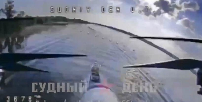 Rusya Ukrayna askerlerini taşıyan feribotu Kamikaze drone ile vurdu - Resim: 2