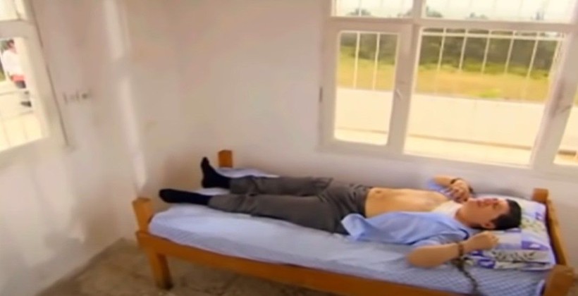 İşte Kurtlar Vadisi'ndeki çekim hatası! Yıllar sonra bilmem kaçıncı tekrarda fark edildi - Resim: 3