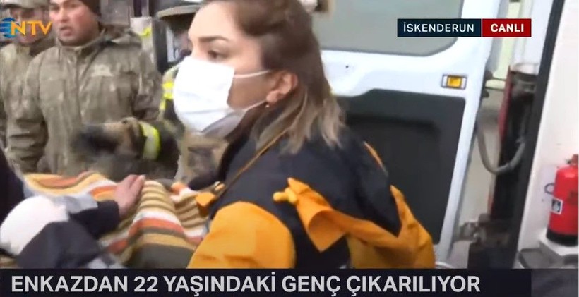 Son dakika... Hatay İskenderun'da 14 saat sonra 22 yaşındaki Gülşah Kaplan kurtarıldı - Resim: 5
