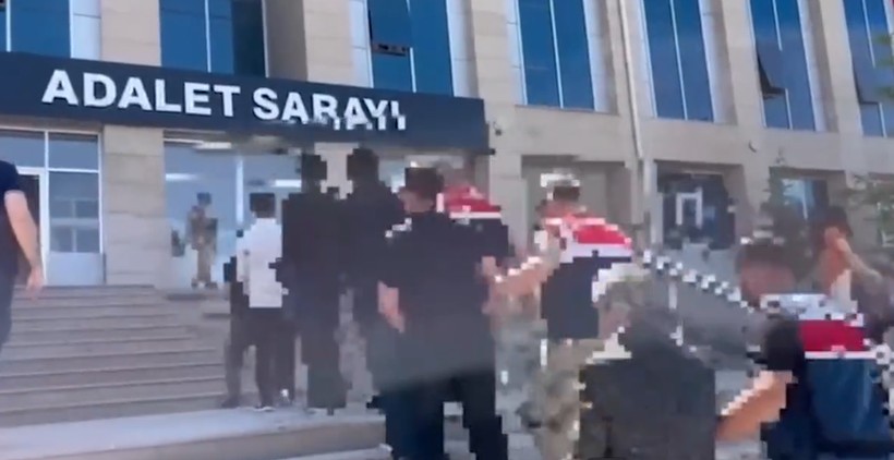 Jandarmadan göçmen kaçakçılarına dev operasyon! Organizatör yakalandı - Resim: 10