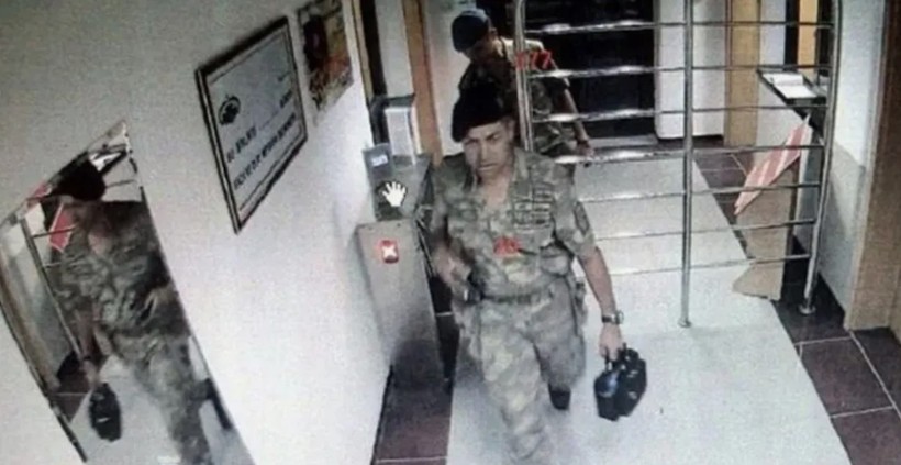 Darbe seyrini değiştiren kahraman: Ömer Halisdemir'in şehadet noktası özel zeminle korunuyor - Resim : 2