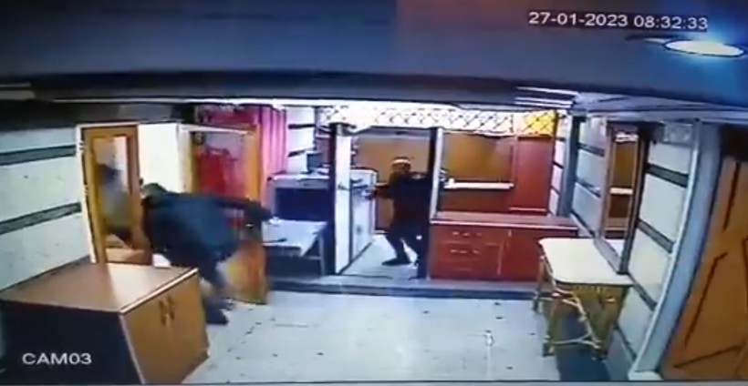 Azerbaycan'ın İran Büyükelçiliği'ne saldırıda o anlar saniye saniye kaydedildi! Belki de facia o hareketle engellendi - Resim: 3