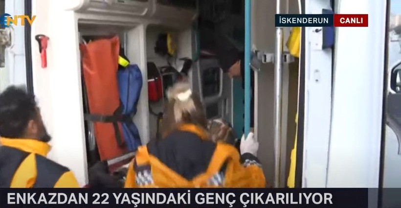 Son dakika... Hatay İskenderun'da 14 saat sonra 22 yaşındaki Gülşah Kaplan kurtarıldı - Resim: 7