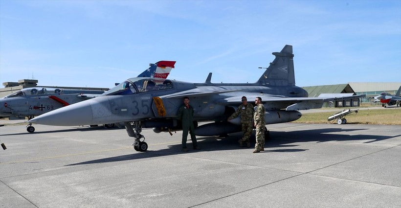 NATO, tarihinin en büyük hava tatbikatı Air Defender 2023'e hazır: Türk Hava Kuvvetlerine ait F-16 uçaklarına ve personeline ilgi çoktu - Resim: 26