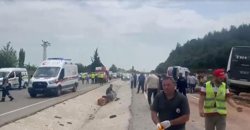 Çanakkale'deki 8 kişinin öldüğü kaza güvenlik kamerasında - Resim: 5