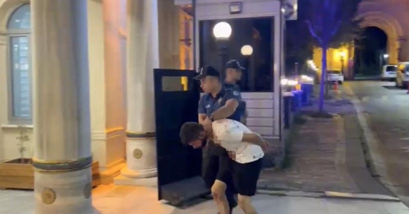 Beşiktaş'ta ihbara giden polise 7 kişi saldırı! Polisin burnunun kırıldığı anlar kamerada - Resim: 4