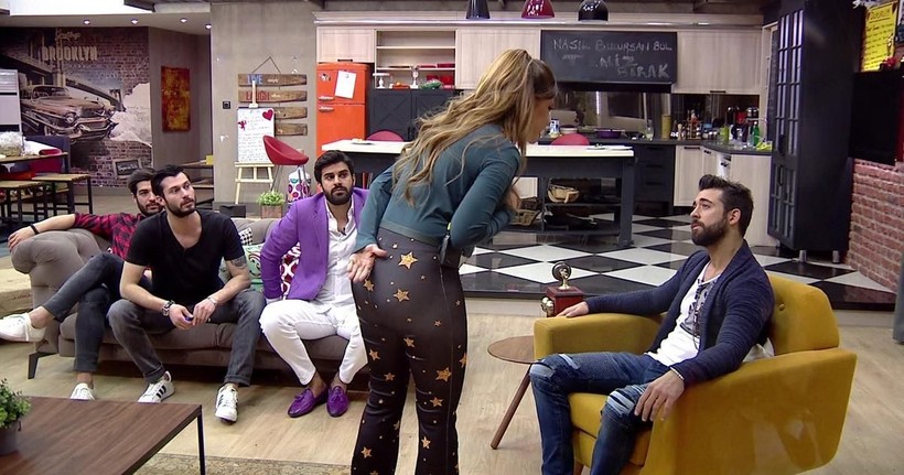 Kısmetse Olur'da kavga çıktı! İki kadını zor ayırdılar - Resim: 3