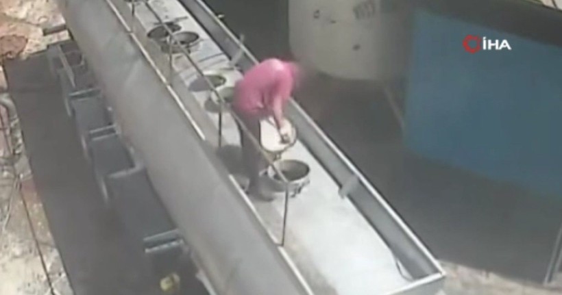Ağzında sigarayla açtığı tanker kapağı bomba gibi patladı! O anlar kamerada - Resim: 6
