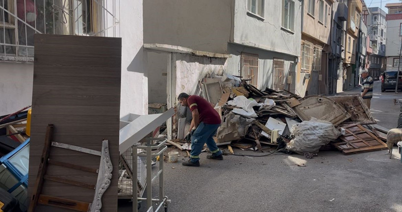 Çöp evde adım atacak yer bulunamadı - Resim : 3