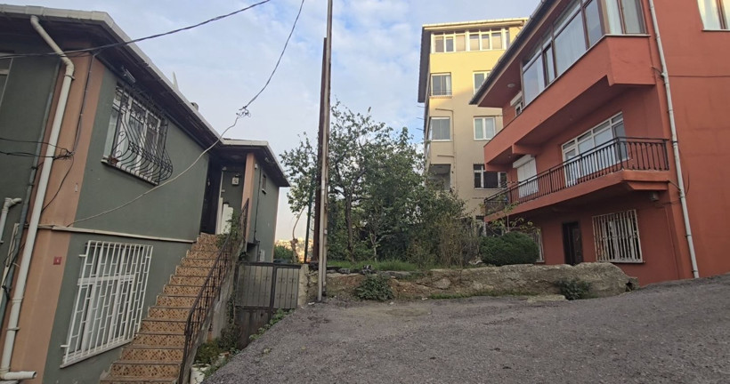 Beykoz'da duvarlarında çatlak oluşan 2 bina tahliye edildi - Resim: 5