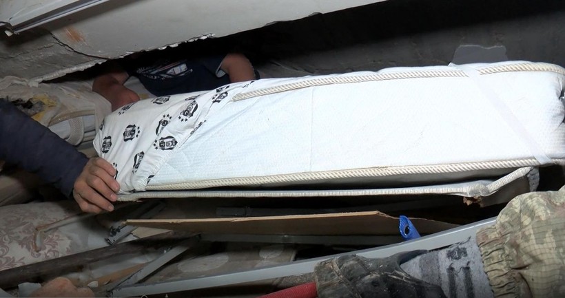 Son dakika deprem haberleri... Kahramanmaraş Ebrar Sitesi'nde enkazdan kurtarılan anne: Çocuklarımı kurtarın - Resim: 4