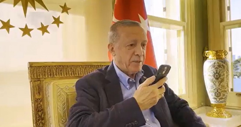 Cumhurbaşkanı Erdoğan, 248 saat sonra enkazdan çıkarılan Aleyna Ölmez ile görüştü: Ağrın var mı kızım? - Resim: 1