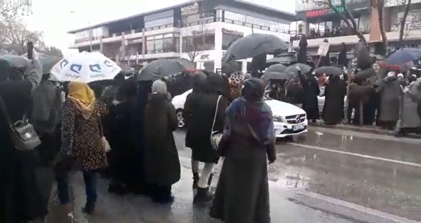 Konya'da protesto edilen Selin Ciğerci sessizliğini bozdu: Daha güçlüyüm ve dik durmaya çalışıyorum - Resim: 8