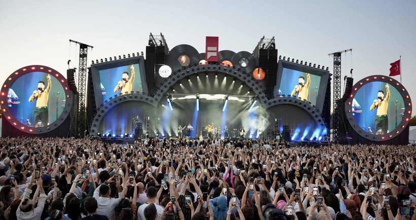 Jennifer Lopez, İstanbul'da sahne alacak - Resim: 2