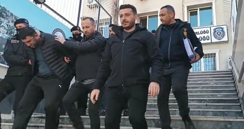 İstanbul'da film gibi operasyon! Otomobilin önünü keserek 1,5 milyon Euro gasbeden çete yakalandı - Resim: 12