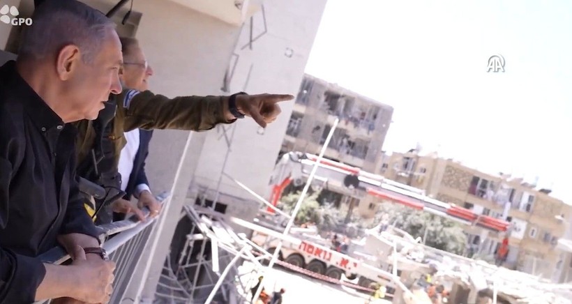 Netanyahu, İran'ın füze yağdırdığı Bat Yam'da görüntülendi - Resim: 8