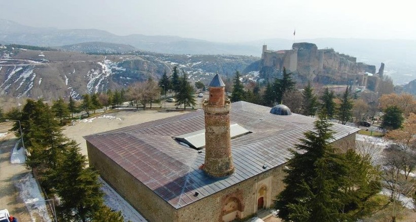 Pisa Kulesi'nden daha eğik : 870 yıllık minare 3 büyük depreme bana mısın demedi! - Resim: 7