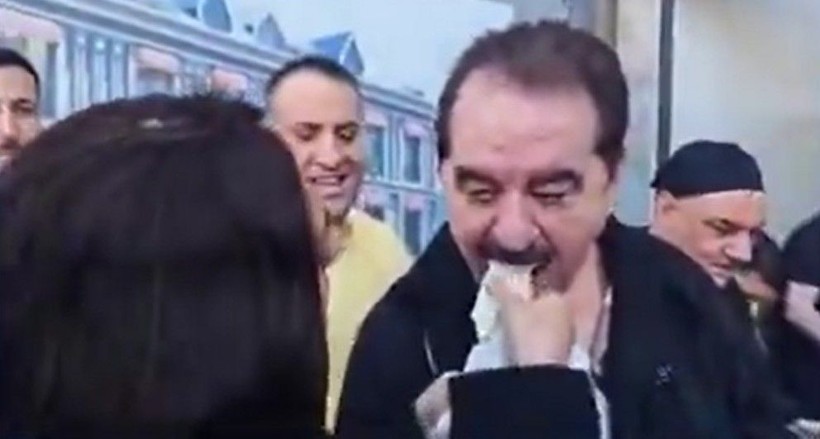 15 yıllık küslüğün ardından Yıldız Tilbe İbrahim Tatlıses'e elleriyle dürüm yedirdi! İkilinin samimi görüntüleri gündem oldu - Resim: 1