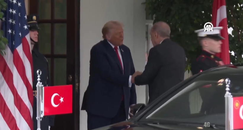 Beyaz Saray'da kritik zirve! Erdoğan-Trump Oval Ofis'te soruları yanıtladı - Resim : 1