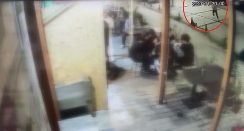 İstanbul’da “banka oturma” cinayeti: Sevgilisinin yanında kalbinden bıçaklandı - Resim: 2