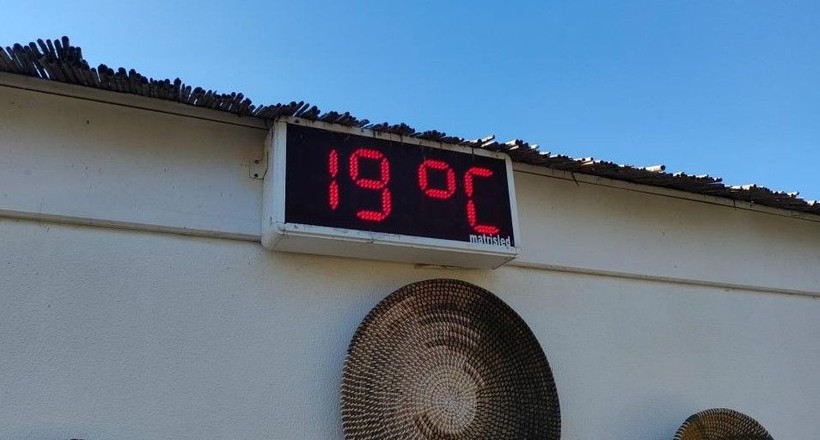 Antalya'da termometreler 19 dereceyi gösterdi! Vatandaşlar denizin keyfini çıkardı - Resim: 1