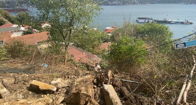 Beşiktaş'ta taş yağmuru! Kaya parçaları evlerin üzerine düştü - Resim: 8