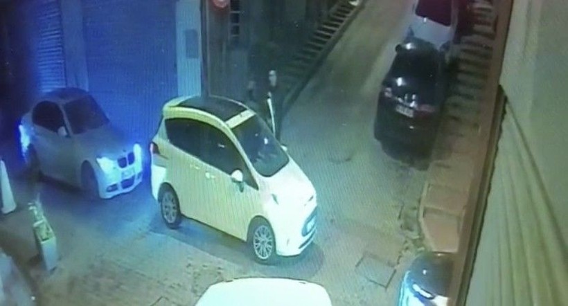 İstanbul Kağıthane’de korku dolu anlar! Tacize uğrayan kızlara yardım etmek isterken canından oluyordu - Resim: 3