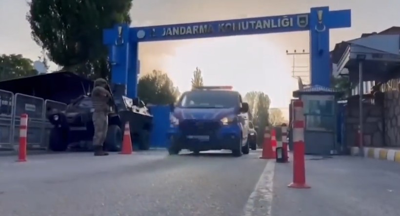Jandarmadan göçmen kaçakçılarına dev operasyon! Organizatör yakalandı - Resim: 3