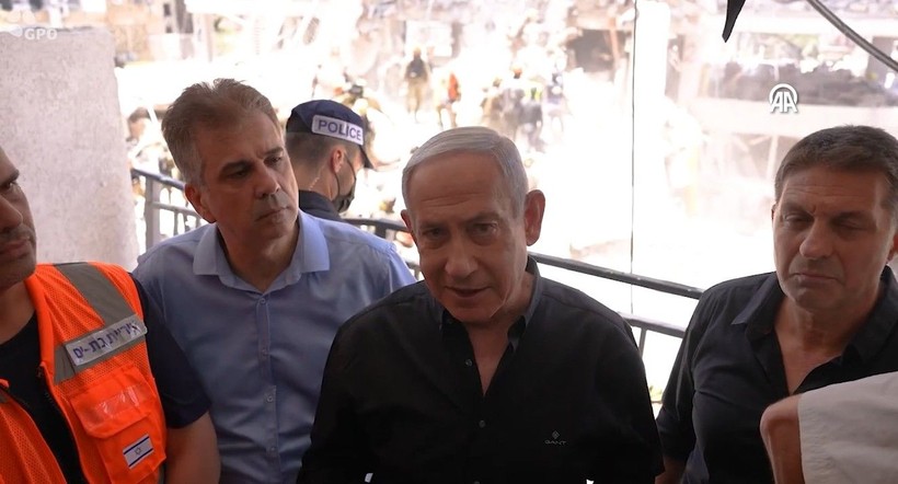 Netanyahu, İran'ın füze yağdırdığı Bat Yam'da görüntülendi - Resim: 4