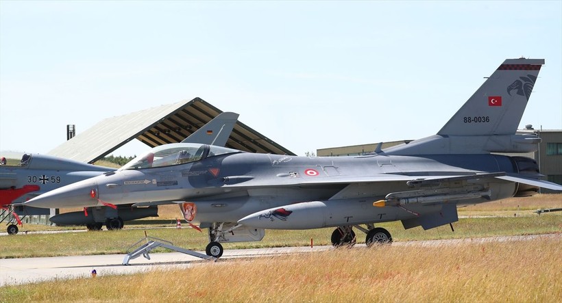 NATO, tarihinin en büyük hava tatbikatı Air Defender 2023'e hazır: Türk Hava Kuvvetlerine ait F-16 uçaklarına ve personeline ilgi çoktu - Resim: 19