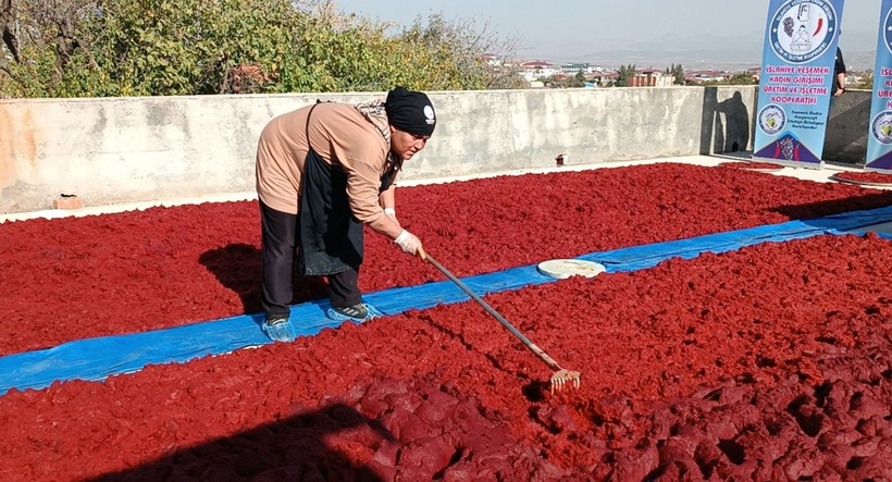 Depremzede kadınlar, üreterek hayata tutunuyor - Resim: 8
