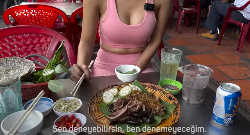 Türk gezgin Fatih Koparan Vietnam'da köpek eti satan restorana gitti! "Köpek çevirme" yapıldığını görünce kokuya dayanamadı kusmamak için kendisini zor tuttu - Resim: 46