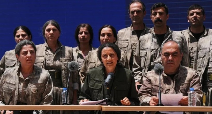 PKK'nın silah bırakma töreninde önemli isimler: Bese Hozat da silahını yaktı - Resim : 1