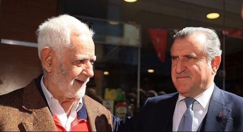 Osman Aşkın Bak'ın acı günü! Amcasını son yolculuğuna uğurladı - Resim : 1