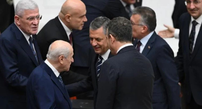 Meclis'te dikkat çeken anlar! Bütçe görüşmeleri nezaket trafiğiyle başladı - Resim: 3