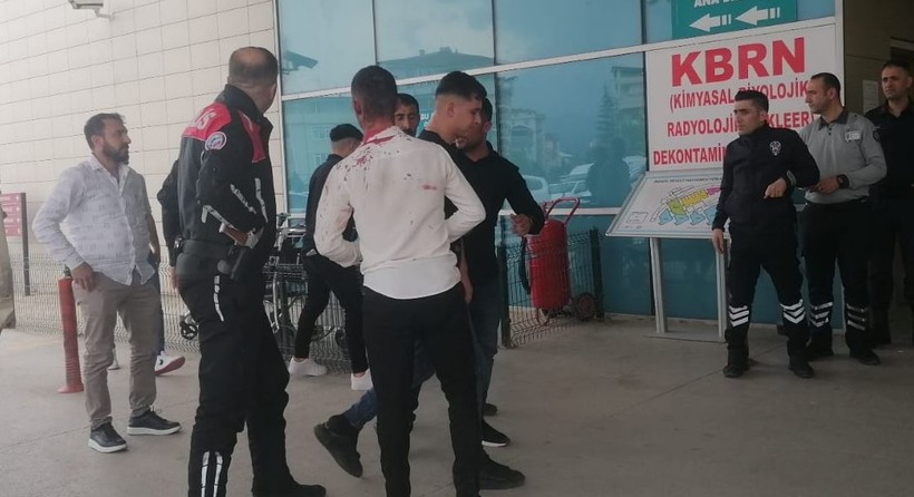 İnegöl'de çocukların kavgası ailelerin araya girmesiyle 50 kişinin taşlı sopalı kavgasına döndü: 10 kişi yaralandı - Resim: 1